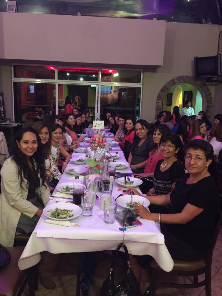 EllaPlena's tweet photo. Ya listas para una deliciosa cena! #afteroffice #RelaxAndFun #ellaplena http://t.co/K2RSfOnRPX