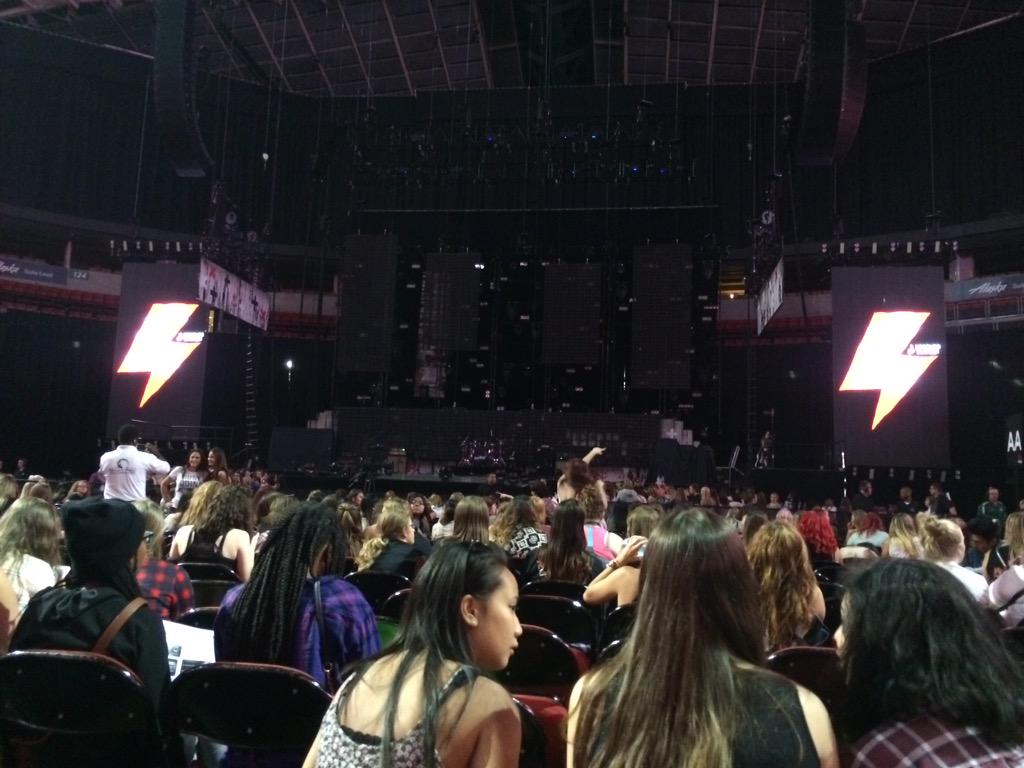 Emz_AllStar's tweet image. #LiveSOS