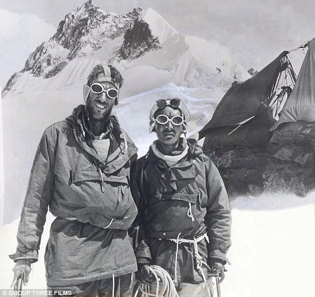 GreyCardPoli's tweet photo. "It is not the mountain we conquer but ourselves." Edmund Hillary, mountaineer and explorer. #ygk #cdnpoli #Everest http://t.co/3KUGwLucua