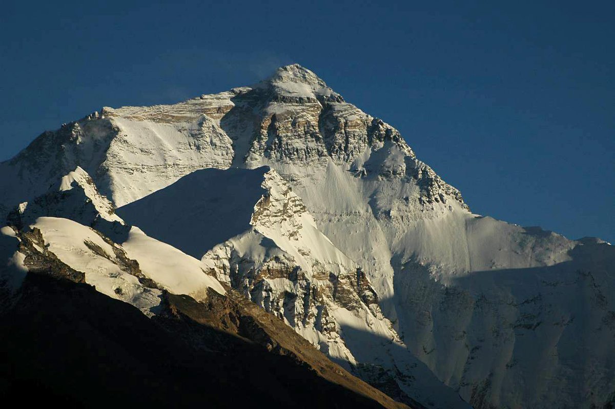 "It is not the mountain we conquer but ourselves." Edmund Hillary, mountaineer and explorer. #ygk #cdnpoli #Everest