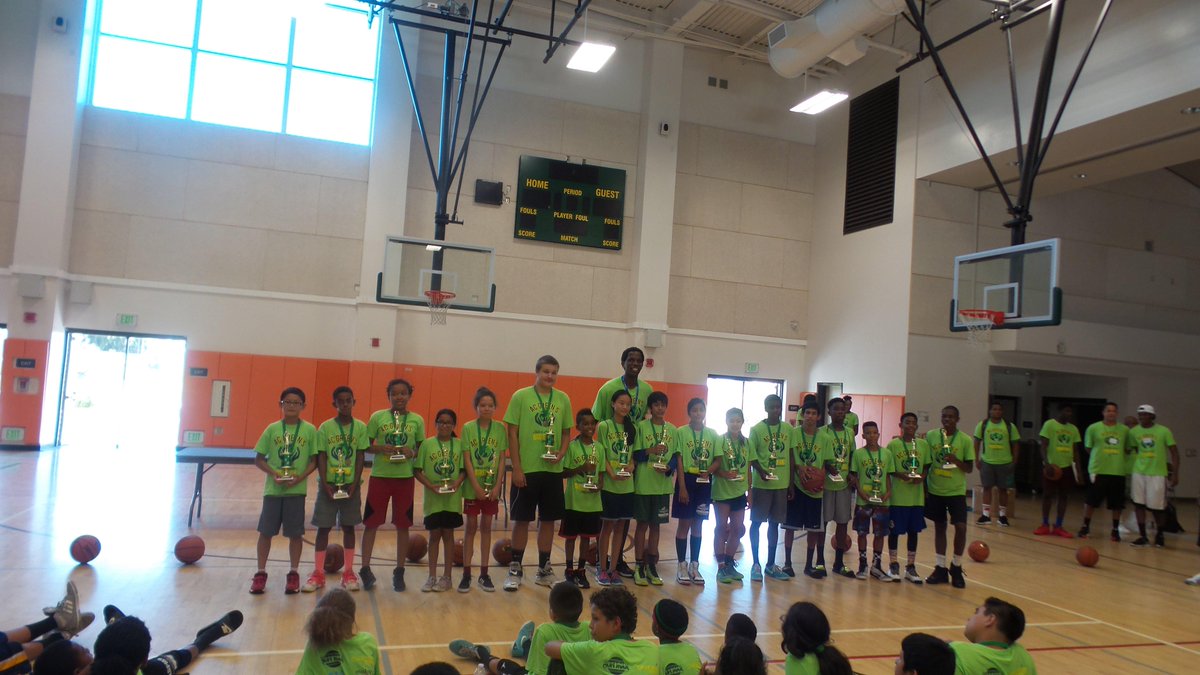 RachelV006's tweet photo. #showtime !!  Future ALL STAR CHAMPIONS with the 3 Time NBA champion http://t.co/h44cVgOGSl