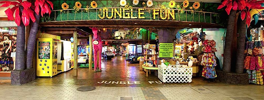 Jungle Fun Island お子様連れの方必見 ジャングル ファンはアラモアナセンターで唯一の子供達と親が一緒に遊べる ゲームセンターです ジャングルを音や色で表現した世界に子供達はきっと魅了されるでしょう ハワイ アラモアナセンター ゲームセンター