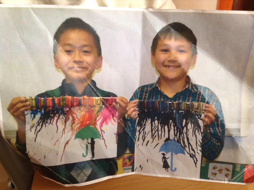 hughtranastro's tweet image. Crying because my cousin on the right is just like how was back then and even now.

#WhatIsColor #Black