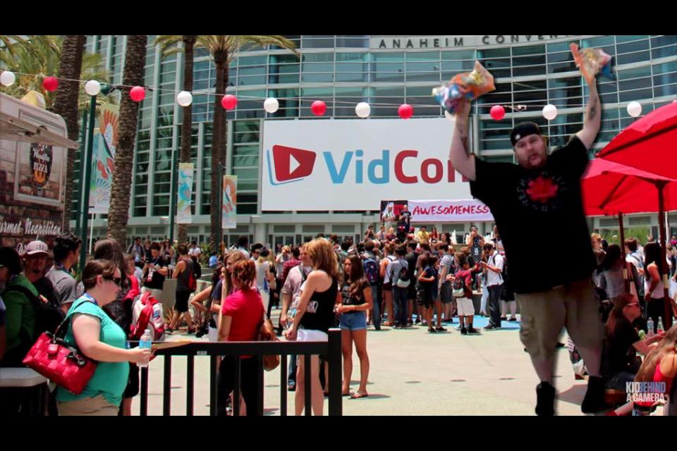 ItsKaoYt's tweet photo. Great vidcon this year I got to meet @Lyricoldrap and @BridgetteWest PWAAANK!!! ๐ #pwank http://t.co/heUdLXQPBy