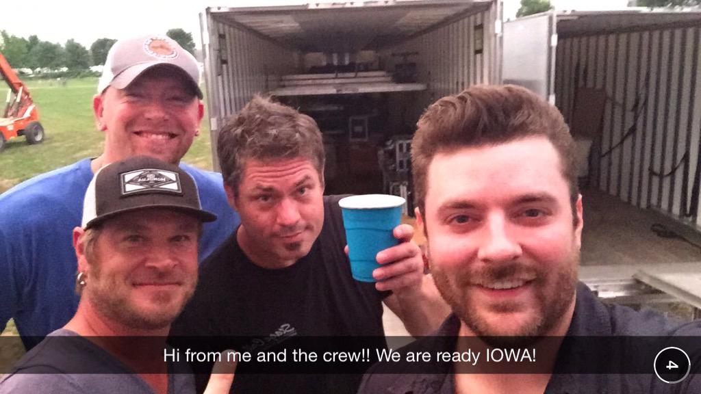 pjt0212's tweet photo. .@ChrisYoungMusic and his crew are ready to party in Iowa #Ruckus2015 http://t.co/zZOJN3iuDW http://t.co/bbJyzlwE6N