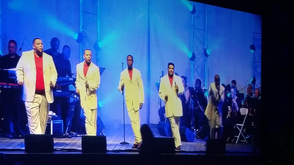 sandra_1913's tweet photo. Motown Revue...Old school...#redhotroundup52 #DSTHouston #DST1913 http://t.co/VgvHDfTudm