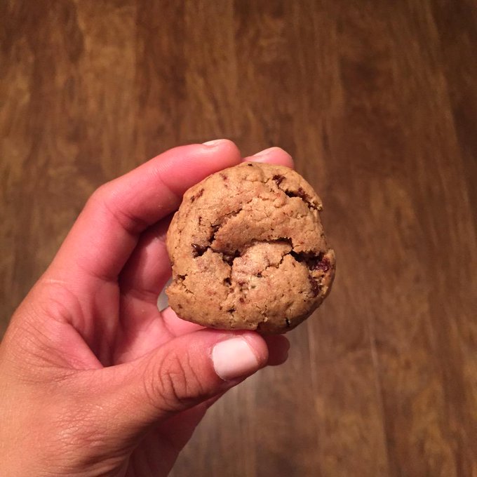 Cookie ice cream sandwich bar, anyone? http://t.co/q3t3rezZDy<a href="/tag/mvsales"class="tags"><span>#mvsales</span></a>