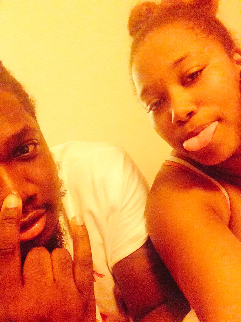 ii_smileee's tweet photo. That's my best friend, that's my best friend ππ½ he finna he finna #Flamee π₯πβπΌπ http://t.co/BqGeXTuuOe