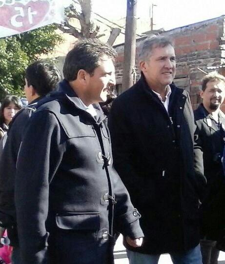 José Luis PALLARES (@joselpallares) on Twitter photo Caminamos la provincia, escuchamos la voz de los de a pie  y sentimos lo q las encuestas no reflejan #MassaPresidente Caminamos la provincia, escuchamos la voz de los de a pie  y sentimos lo q las encuestas no reflejan #MassaPresidente