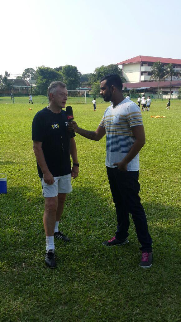 <a href="/RoshaNarayan/">Roshan Narayan</a> is up bright and early to speak to <a href="/Peter_Barnes11/">Peter Barnes</a> about his #BacktoBasics #CentreofExcellence 😃