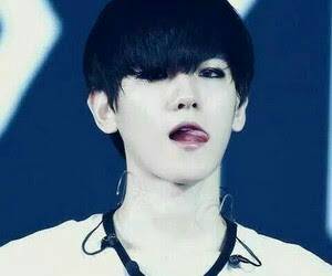 FashionistaWILD's tweet photo. 변 백 현 아 !!~ 😱🙈 #엑소백현😍 http://t.co/c82WQbnzON