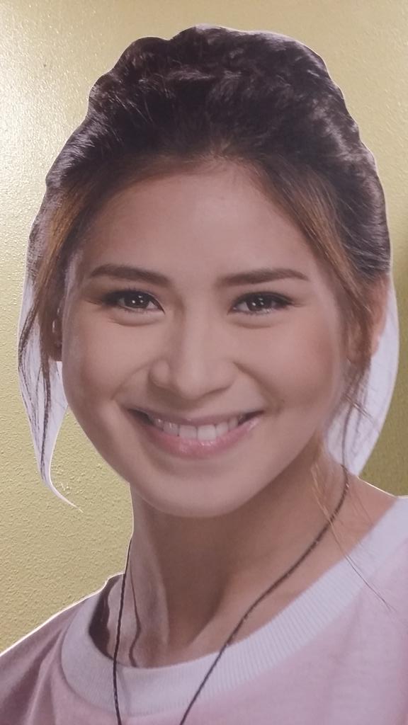 Happy 27th to this beautiful lady. Happy Birthday Sarah Geronimo 