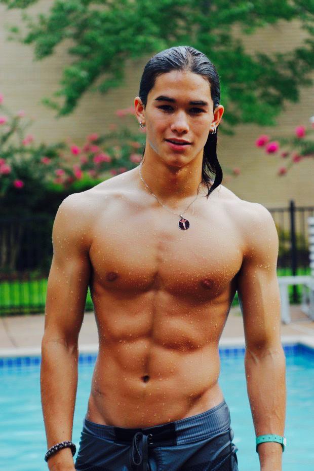 @ACharmingThief_