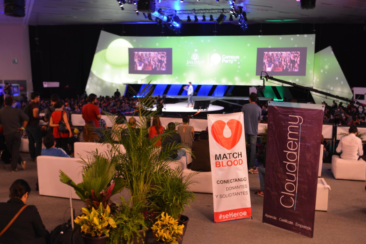 Clouddemy's tweet image. Junto a @MatchBlood en #CPMX6.