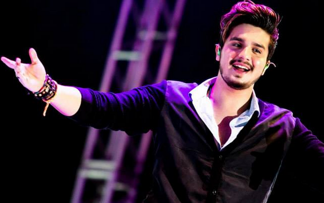 girlelitee's tweet photo. De qualquer forma o seu sorriso sempre vai ser o meu raio de sol @luansantana #MPN #ESCREVEAI http://t.co/GZxqySF9Vv