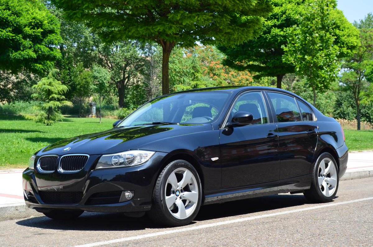#bmw 320d de 184 c.v. con navegación y llantas 17". Año 2011 y 72.000 kms. Mira las fotos en bit.ly/1CWuzxv