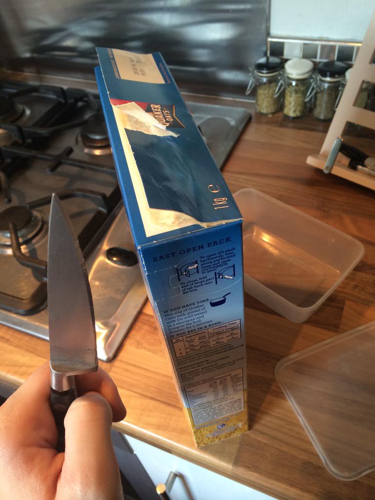 GeorgieLily1990's tweet image. The porridge box wins #easyopening #missedthat