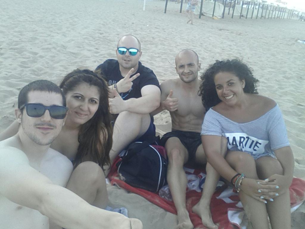 AlFa6388's tweet photo. Tarde de relax 🌴☉🌊🌴#guardamarbeach http://t.co/Fftyb15YCf