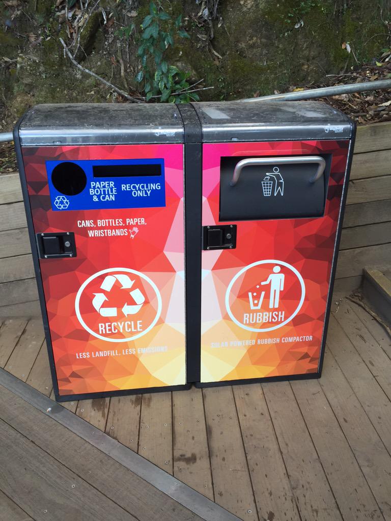 charliedwild's tweet photo. Half way round the world at the #BlueMountains and I find @BigBellySolarUK #BinAroundTheWorld #recycle #BinLady http://t.co/euEq8spWeE