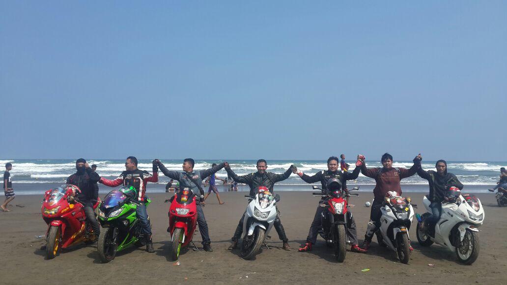 Ade_Enda's tweet photo. @pantai jayanti bansel... http://t.co/ih2QjOvpeb