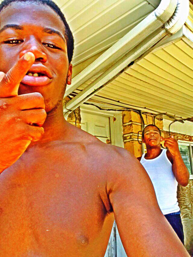 mujahidkimp's tweet photo. Me 😈 and 💂🏾✊🏾 Skiino ⛽️🅰♑️⛽️ http://t.co/8L7tPMxX8n