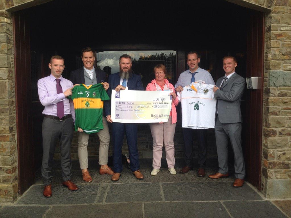 Donal_Walsh_'s tweet photo. Fine men from @FibbersDubai &amp;Middle East Kerry Scty donating to @DonalLiveLife Thanks @Gerdie77 Conor Pat Jimmy Mike http://t.co/xyUxAYhGIJ