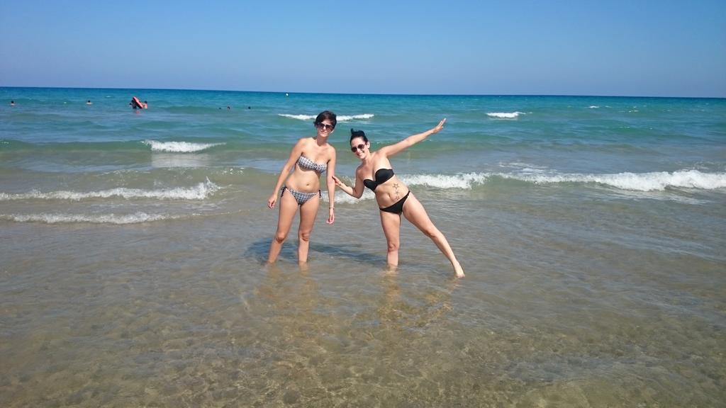noe_trl's tweet photo. De playeo....... Preparadas para el arenal sound qen 4 diitas tiriiiii tiiiriii tiiiriii http://t.co/5VaTiorDsY