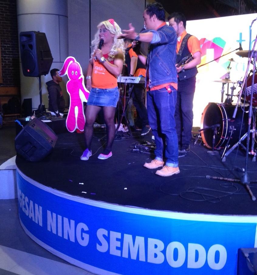 dan brikut penampilan dari megan trainor KW minus 1m :hammer: ~ gath 9th anniversary <a href="/KaskusRegSolo/">Kaskus Regional Solo</a>