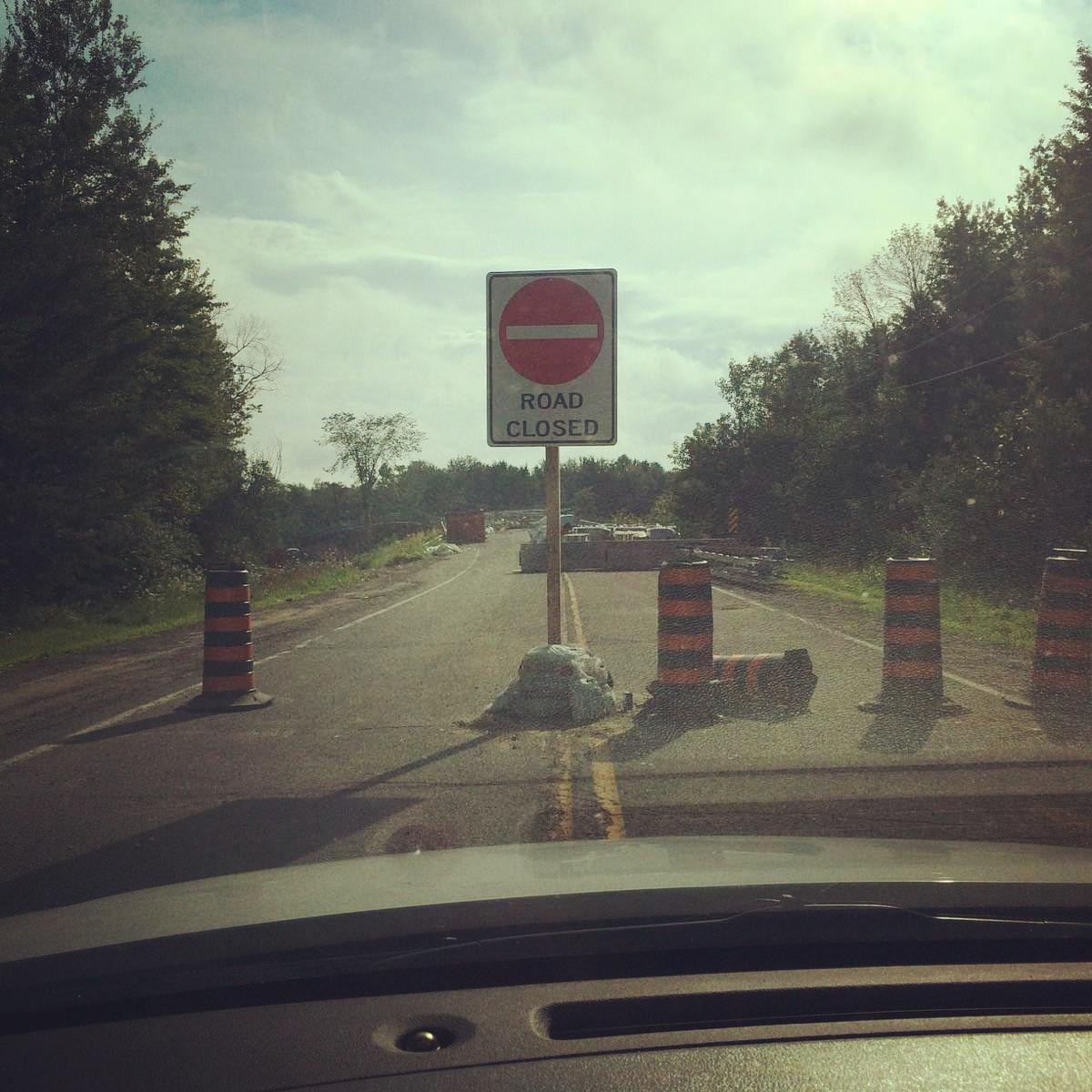 HairExpectation's tweet image. Roadblocks won&apos;t slow us down! 15 min&apos;s to spare! #onsitewedding #arriveontime