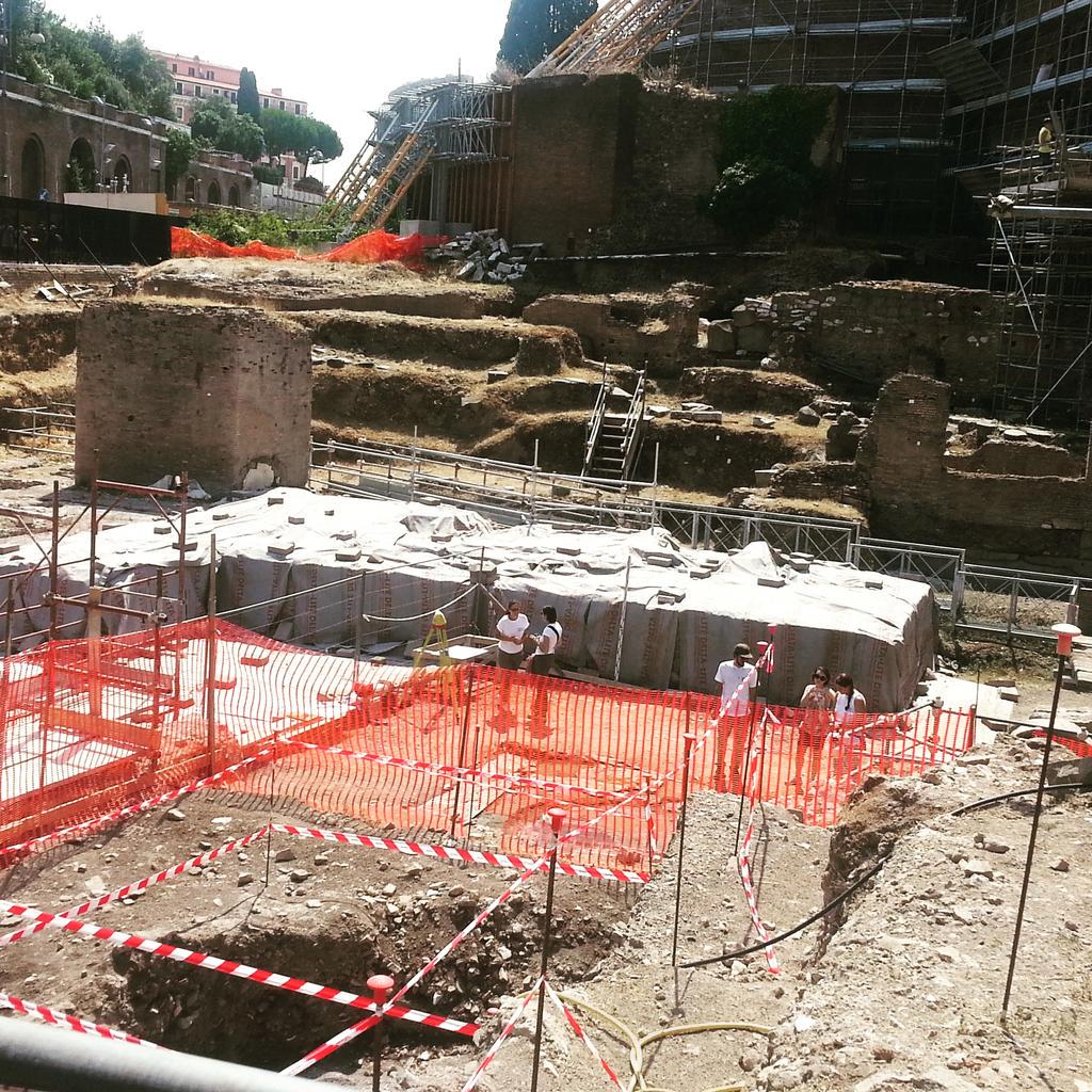 pr_archeologo's tweet image. "La memoria è di tutti", al #ForumPacis  è Day of Archeology 
dire.it/24-07-2015/142… via @Agenzia_Dire
#dayofarch