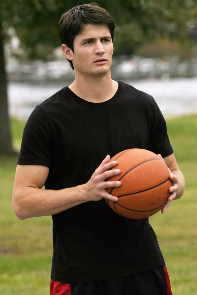 Happy 30th birthday to One Tree Hill stars James Lafferty (Nathan) and Shantel VanSanten (Quinn)! 