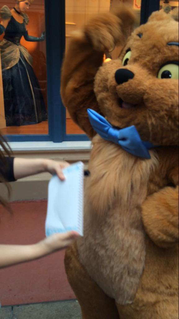 全おしゃれキャットファンへ 動画スクショ トゥルーズ 野良猫のマネできる ぽりぽり できない わからなーい ショックｗｗｗ っき きっとまだ練習中なんだ それよりサイン書かせろ Http T Co Xjc6eqc9wr