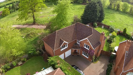 WinkworthGU1's tweet photo. Want a Family House with far reaching views over fields and located in a Private cul de sac?
http://t.co/RpTtCG5Hz3 http://t.co/1m9AJbE6Wu