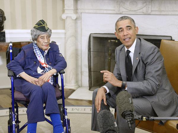 Obama meets with oldest living U.S. veteran huff.to/1ODbbH0