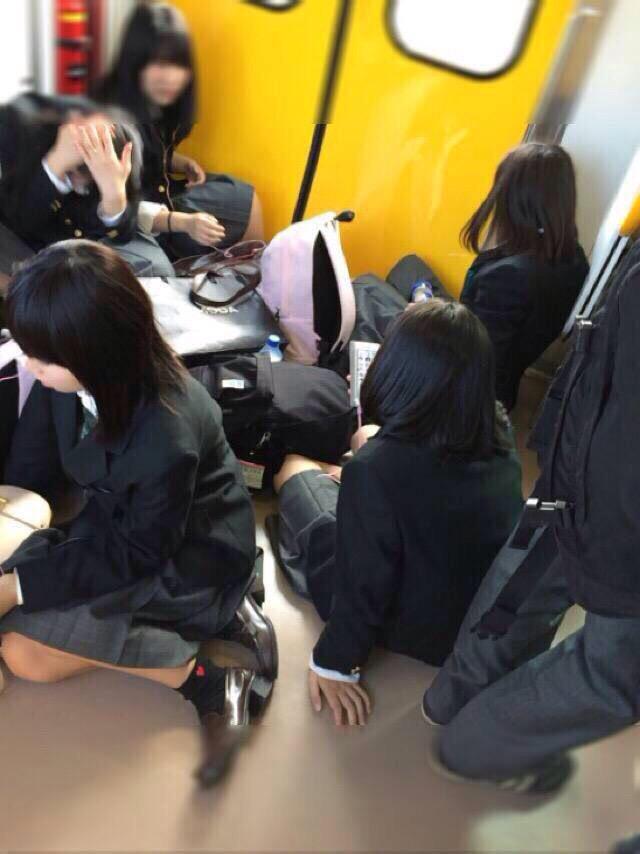 てぃむらーくん 公式 Twitter પર 千葉県立君津青葉高等学校の1年生の女の子たちは電車内のマナーを知らないんですかねぇ Http T Co Cbw8awdpnq てぃむらーくん 公式 Twitter પર 千葉県立君津青葉高等学校の1年生の女の子たちは電車内のマナーを知らないんですかねぇ Http T Co Cbw8awdpnq