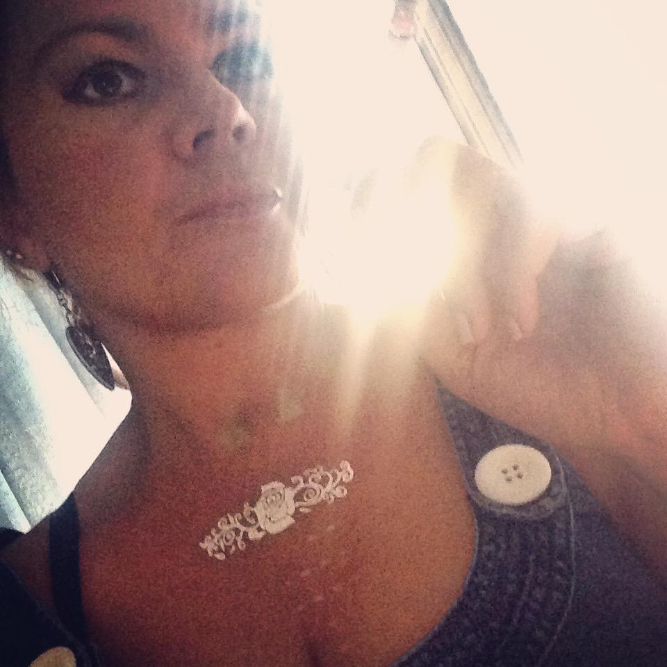 EllePi77's tweet photo. Remember to shine @Goldsinjewels @GoldSinJewelsLA http://t.co/tj5fQB3HEU