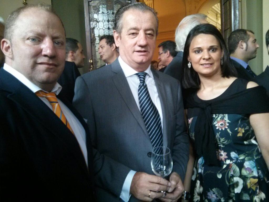 Cs_Asturias's tweet photo. Nuestros compañeros de Ciudadanos Asturias en la toma de posesión del Presidente del Principado http://t.co/7nttcNr7Co