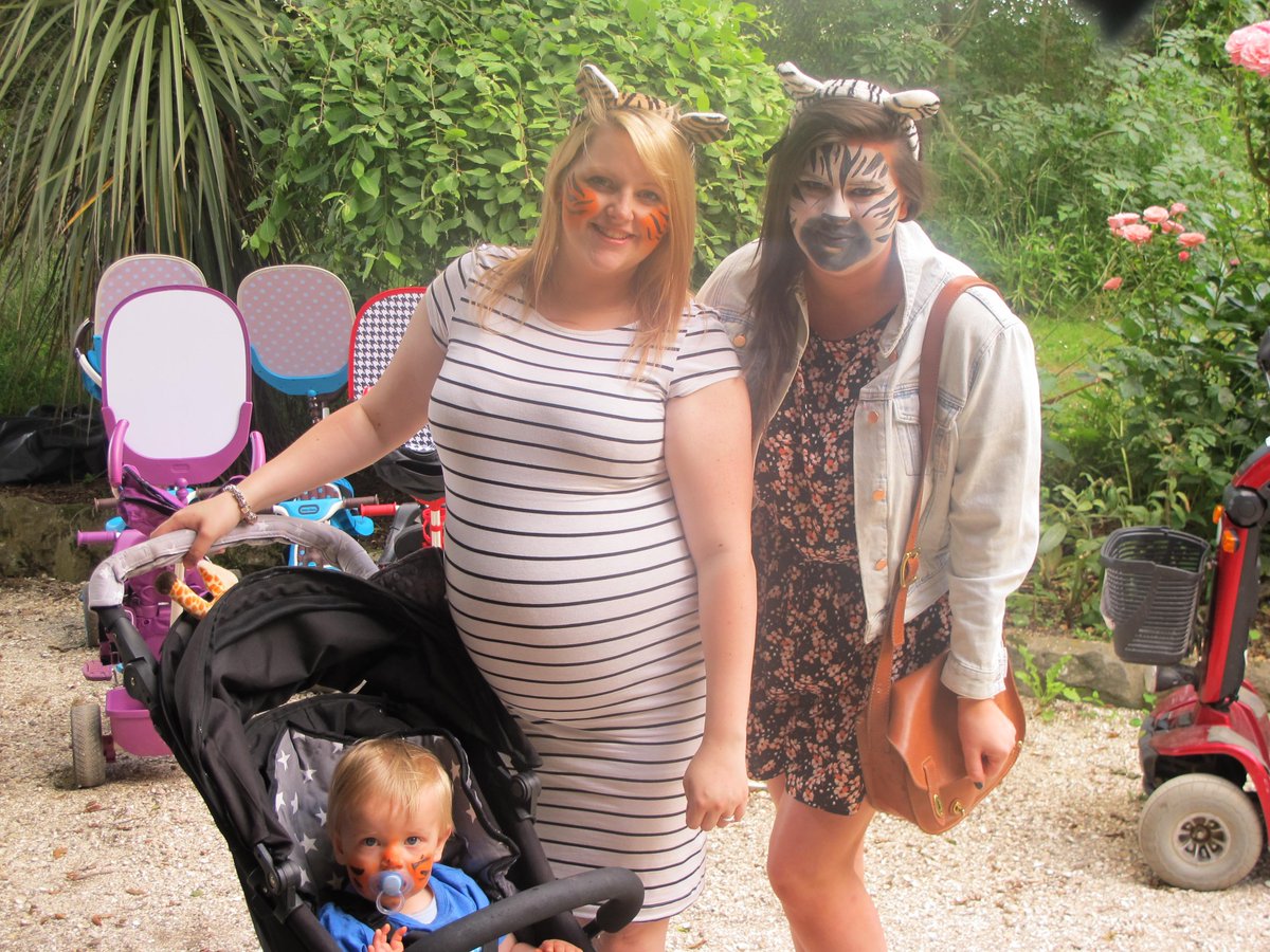 ManorWildlife's tweet image. Sunny saturday @AnnasWelshZoo #facepainting #bouncycastle #funstufftodo #wildlife wild animals #conservation