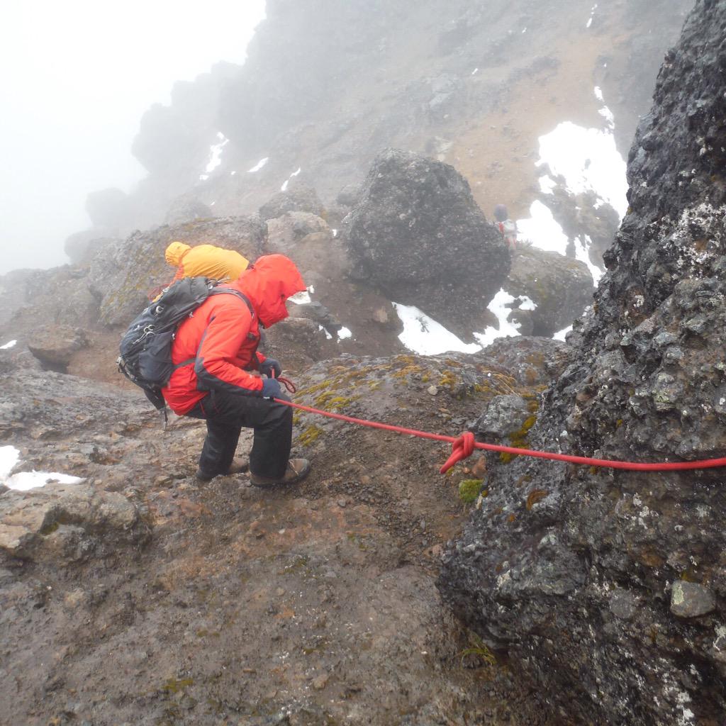 ClimbingCompany's tweet image. Descending a cold and windy Ruminahui, 4700m #WORKING #holiday #funstufftodo #Ecuador