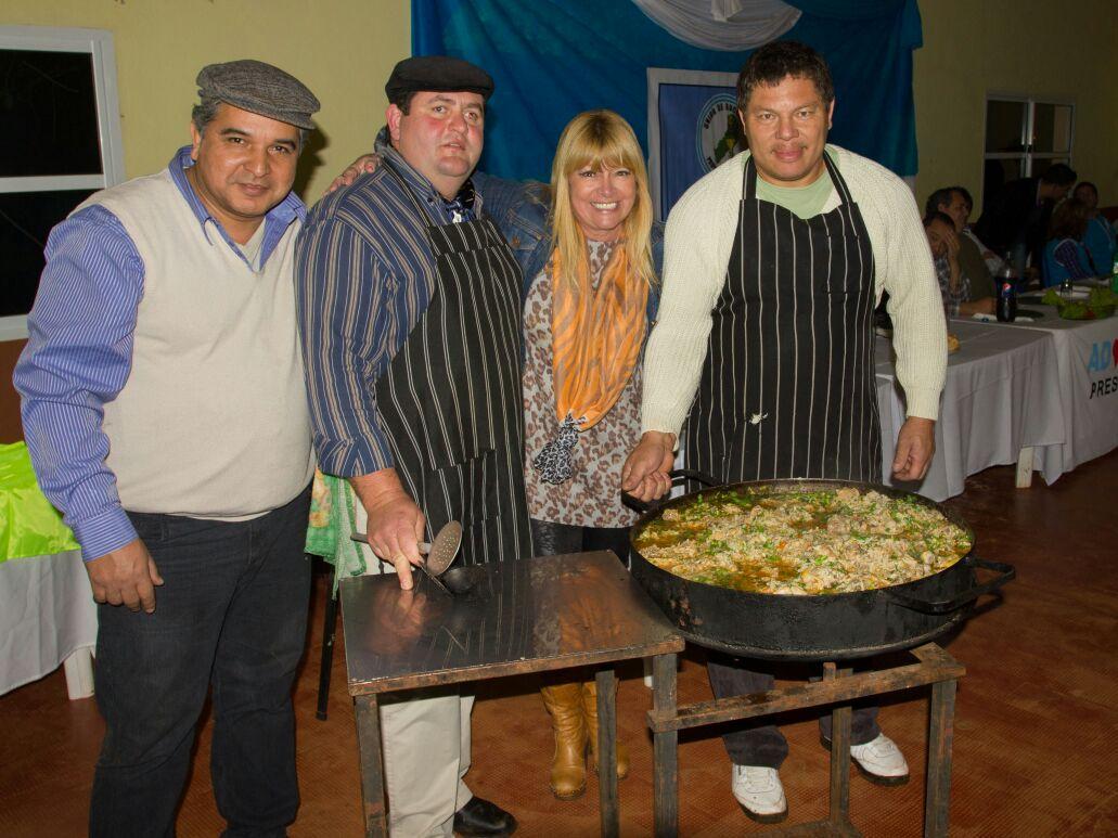 mariluleverberg's tweet photo. Anoche #SanJavier militando #Adomis #MatiasVilchez #NormaEscobar @VotoConfianza @mauricloss #PASO 9/08 #Renovación http://t.co/5rqtctPBwh
