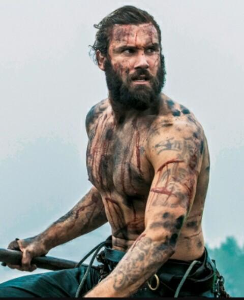 #Vikings Tour 1 :
RT pour Ragnar 
FAV pour Rollo