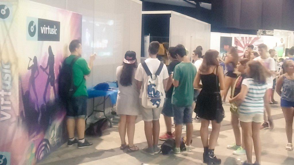 Virtusic's tweet photo. Que el ritmo no pare @Gamepolis_org se mueve con #JustDance en nuestro rincón musical con #screeneo http://t.co/gGrJAWczr1