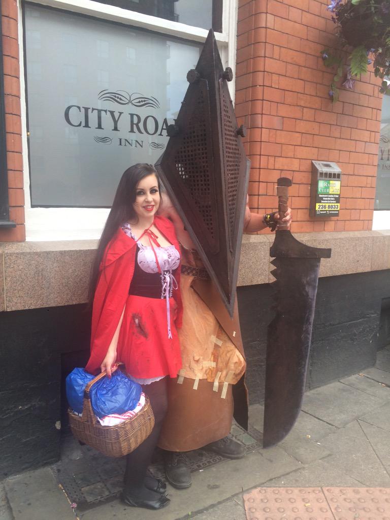 CityRoadInn's tweet photo. Just when you think it can't get any better...

#PyramidHead #SilentHills
@MCMComicCon 
@CityLifeManc 
@MENnewsdesk http://t.co/zju3Xbby7D