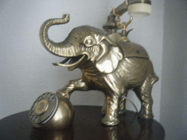 _Endv3's tweet image. Seré yo o al leer Elephone soy el único que le viene a la cabeza esta imagen #SorteoProAndroid1millon