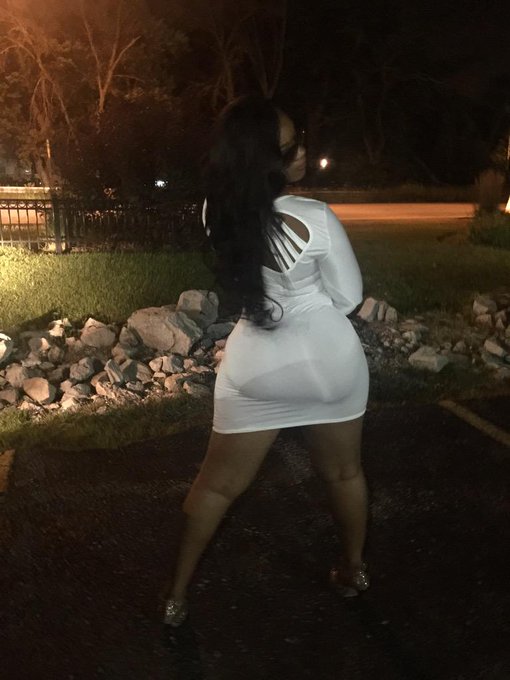 I put her on to that newnew now she only fuck wit exclusives😜😜😜😻 http://t.co/Yl1gpZCR8X<a href="/tag/lanipop"class="tags"><span>#lanipop</span></a><a href="/tag/tattedsinner"class="tags"><span>#tattedsinner</span></a>