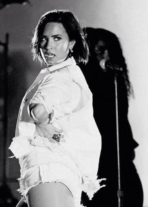 DLVoteStats's tweet image. 200 rts = 200 votes! #MTVHottest Demi Lovato