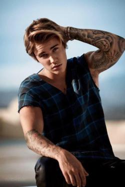 newhoseok's tweet photo. Poste quatro fotos do Justin e marque dez pessoas para fazerem o mesmo usando a tag #MTVHottest Justin Bieber http://t.co/gNp2lDZX1m