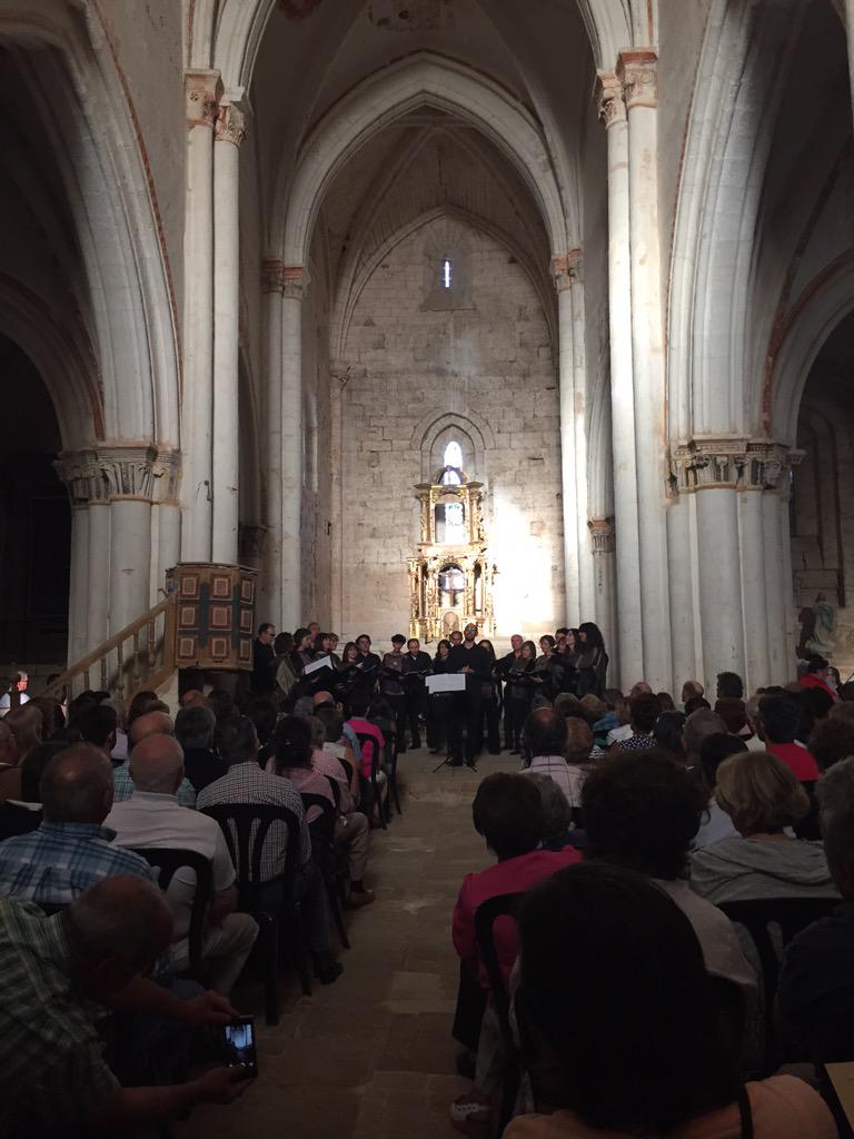 La tarde avanza.
Gracias #CoroInterludio por el magnífico concierto 👏🏽👏🏽👏🏽
#FiestaSantiago #Villamorón #Villegas