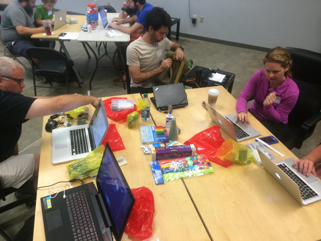 Nodebots Day Charleston is off &amp; running!! Come see demos at Jack Russell at 3:30pm! #codeisfun #nodebotschs #robots