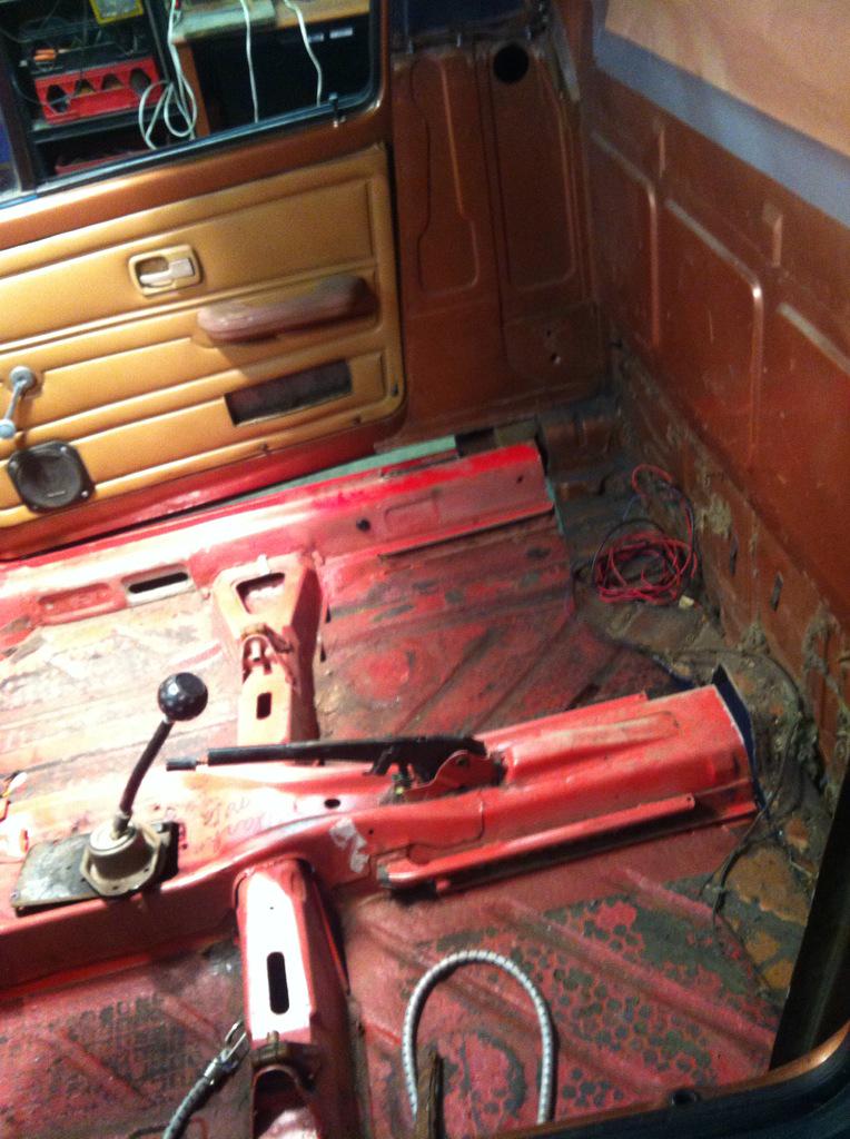 RabbitRebuild's tweet image. Front end is finally cut away! Getting the red-head lined up to complete the union... We've almost built a truck!